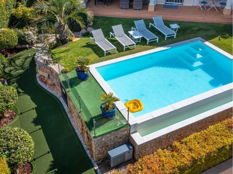 Port Macquarie Pool/Water Business for Sale Slide 2